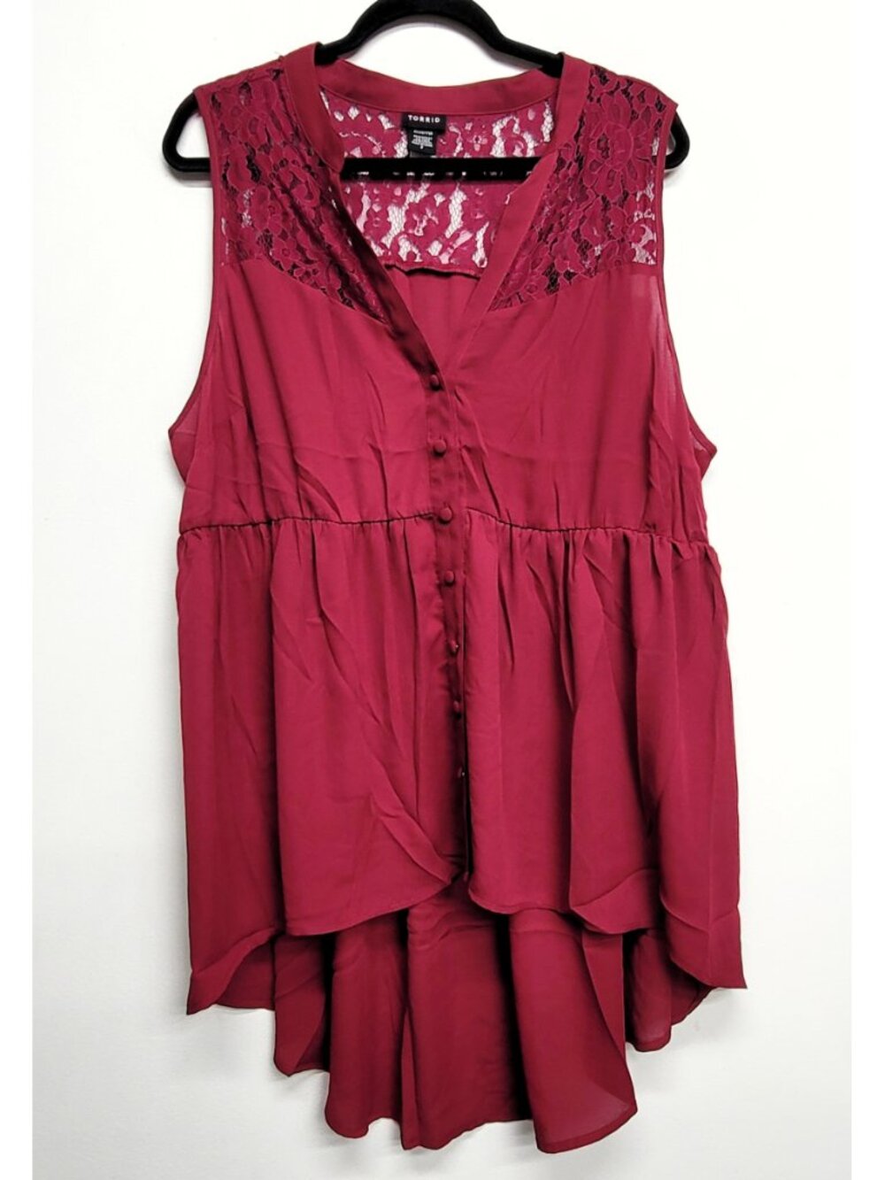 Torrid 2 Burgundy Sleeveless High-Low Button Front Lace Inset Top 2X 18 20
